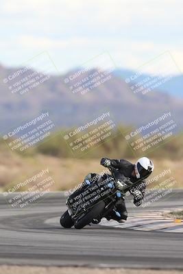 media/Nov-16-2025-Race Pace (Sun) [[8c5fa54630]]/Non Verified Riders (1st 20 Minutes)/5-Turn 15 (110pm)/